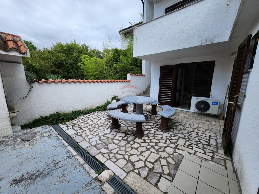 Image 6103669 - 2