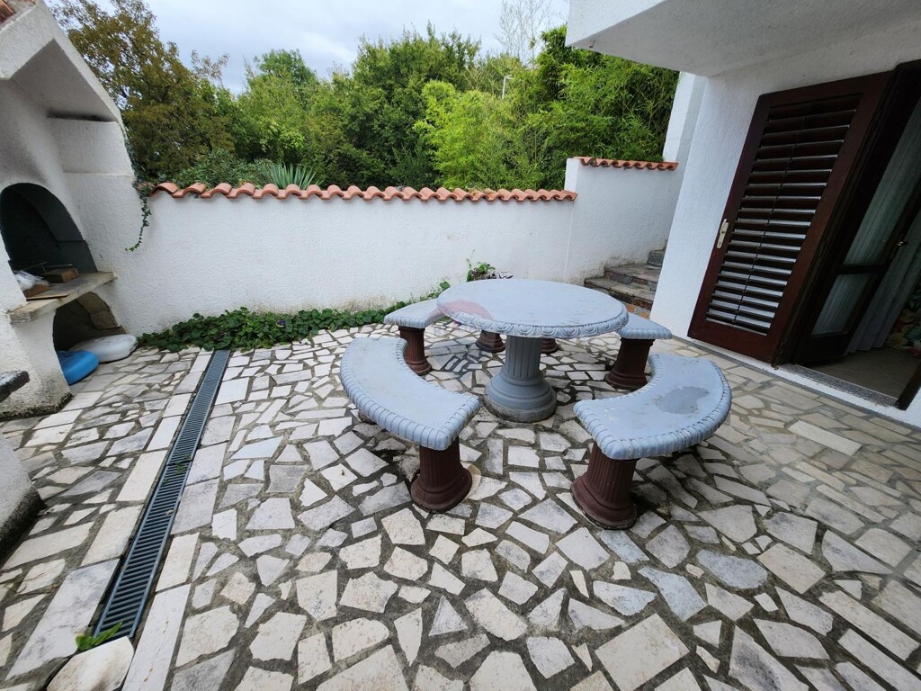 Image 6103669 - 3