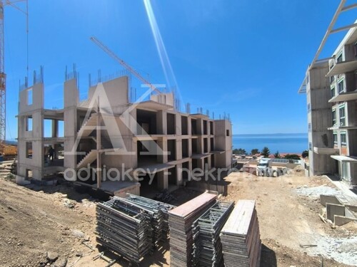 Thumbnail 6103818 - 16
