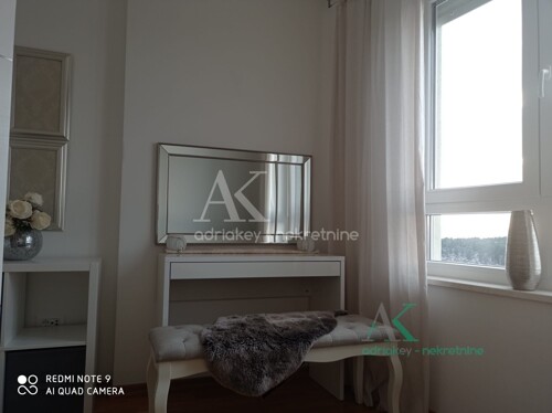 Thumbnail 6104020 - 4
