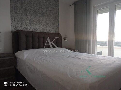 Thumbnail 6104030 - 12