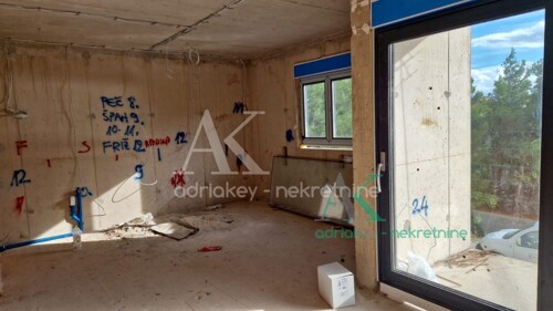 Thumbnail 6104033 - 6