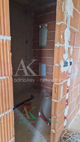 Thumbnail 6104035 - 8