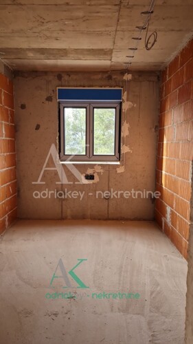 Thumbnail 6104035 - 6