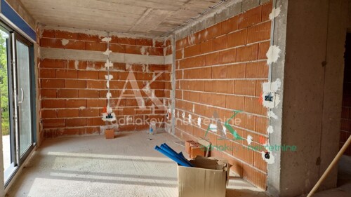 Thumbnail 6104035 - 5