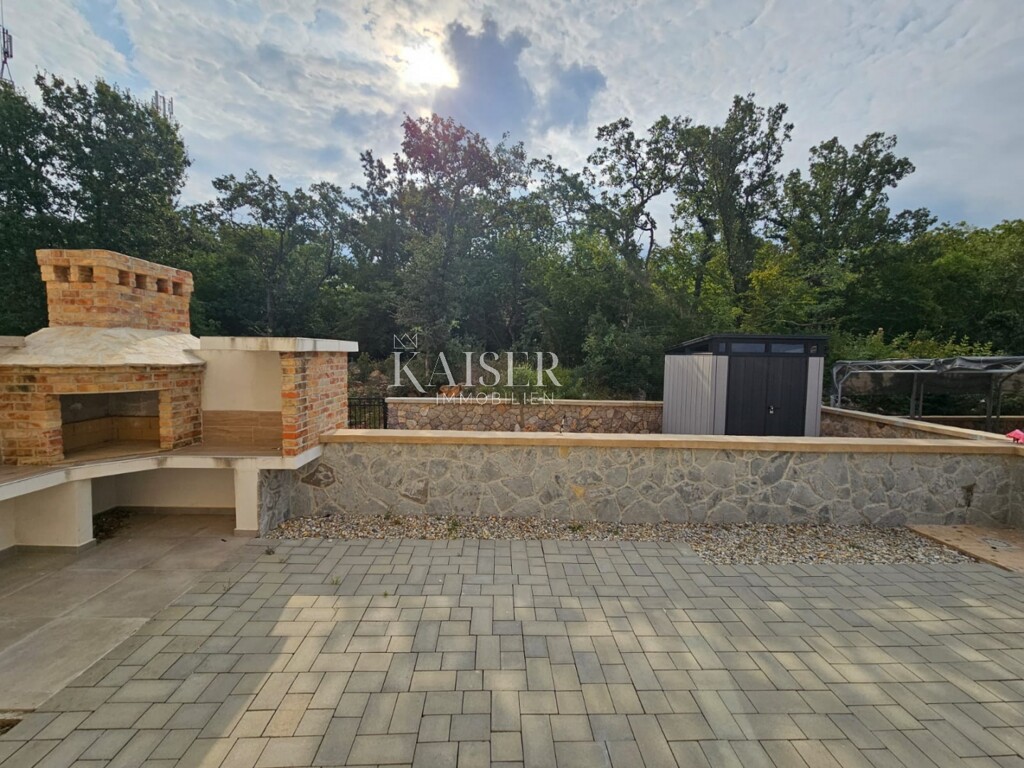 Image 6104435 - 3