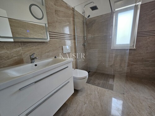 Otok Krk, Njivice - apartman 74m2 u novogradnji