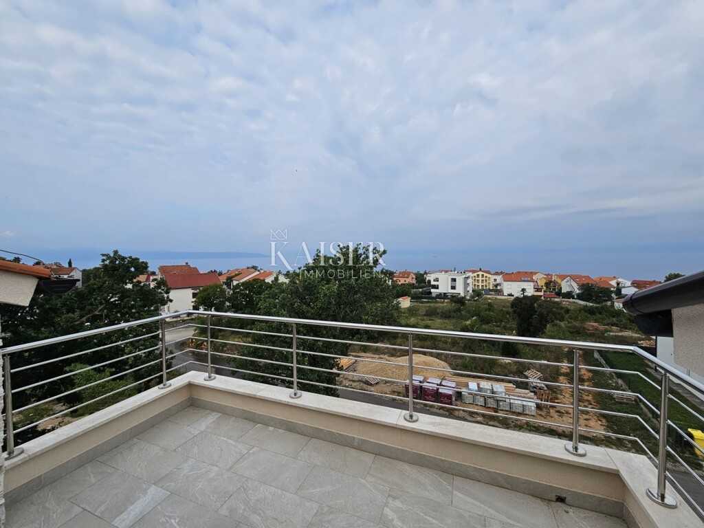 Image 6104437 - 6