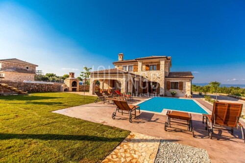 KRK, VRH fantastična kamena villa s bazenom