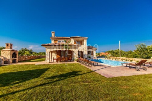 KRK, VRH fantastična kamena villa s bazenom
