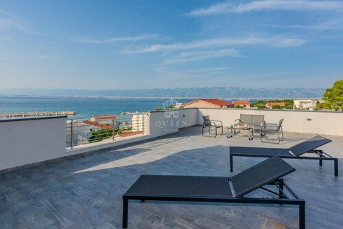 Penthouse, 3 spavaće sobe, NOVOGRADNJA,100m od mora