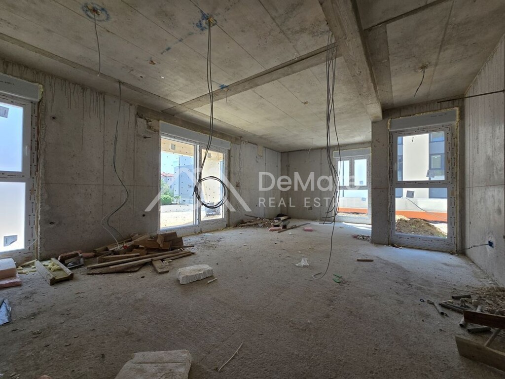 Image 6106645 - 7