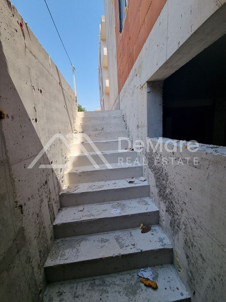 Image 6106866 - 7