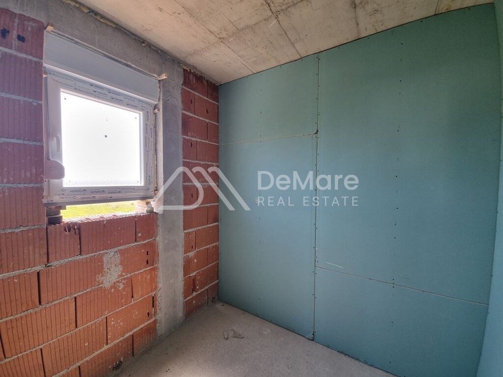 Image 6106934 - 12