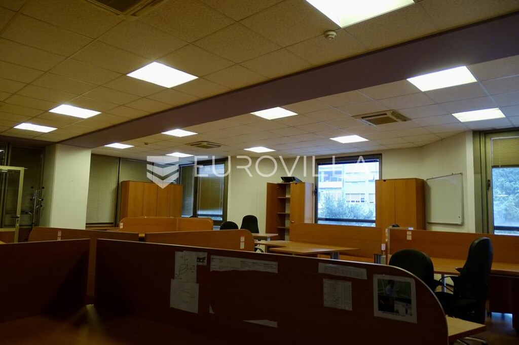 Image 6107419 - 3