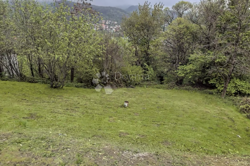 PRILIKA!! Građevinsko zemljište šestine