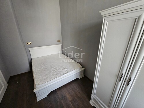 Thumbnail 6108946 - 5