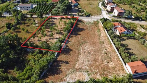 PRILIKA! Građevinska parcela na mirnoj lokaciji
