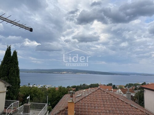 Crikvenica, kuća sa dva manja stana