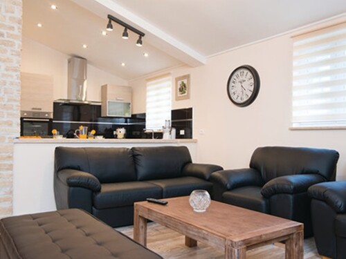 Thumbnail 6117810 - 17