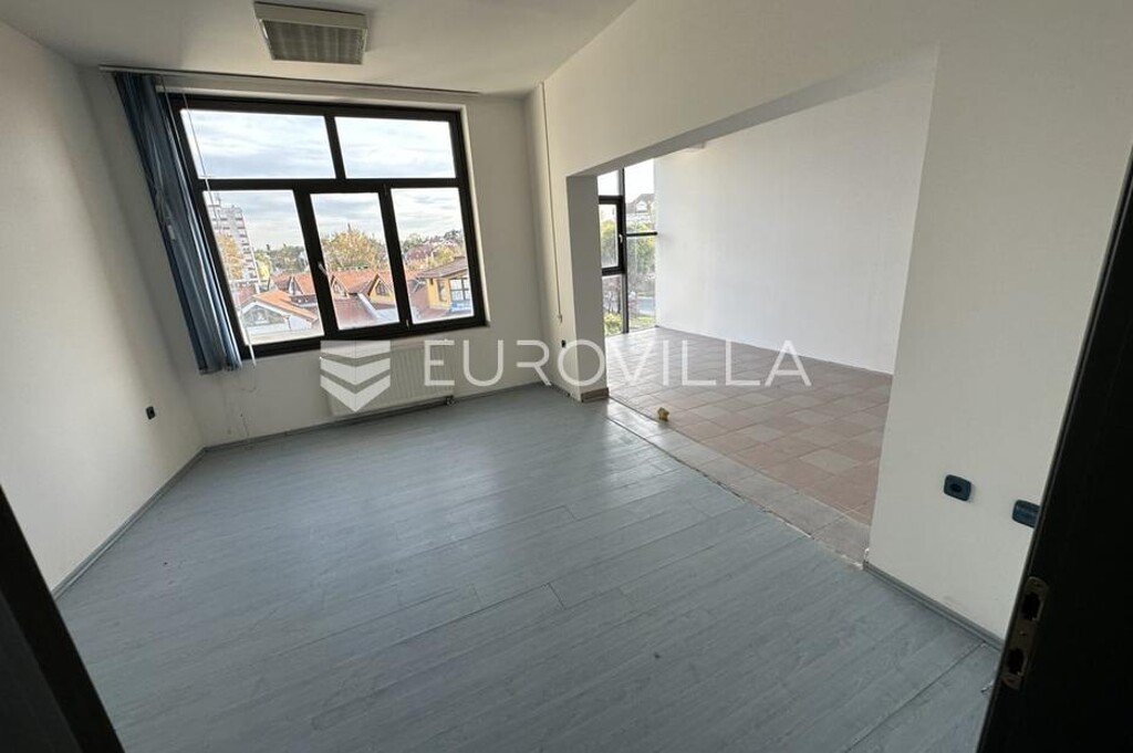 Image 6119785 - 9