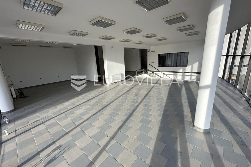 Image 6119785 - 12