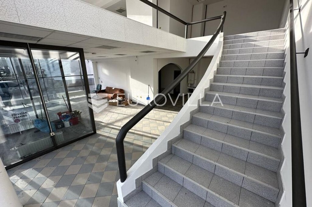 Image 6119785 - 11