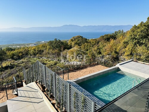 Kostrena, ekskluzivna duplex vila s bazenom, garažom i panor