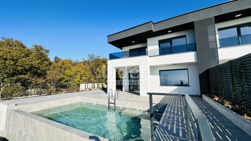 Kostrena, ekskluzivna duplex vila s bazenom, garažom i panor