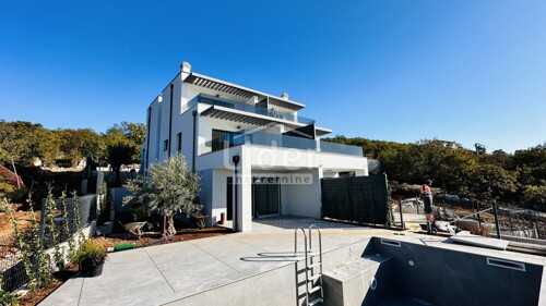 Kostrena, ekskluzivna duplex vila s bazenom, garažom i panor