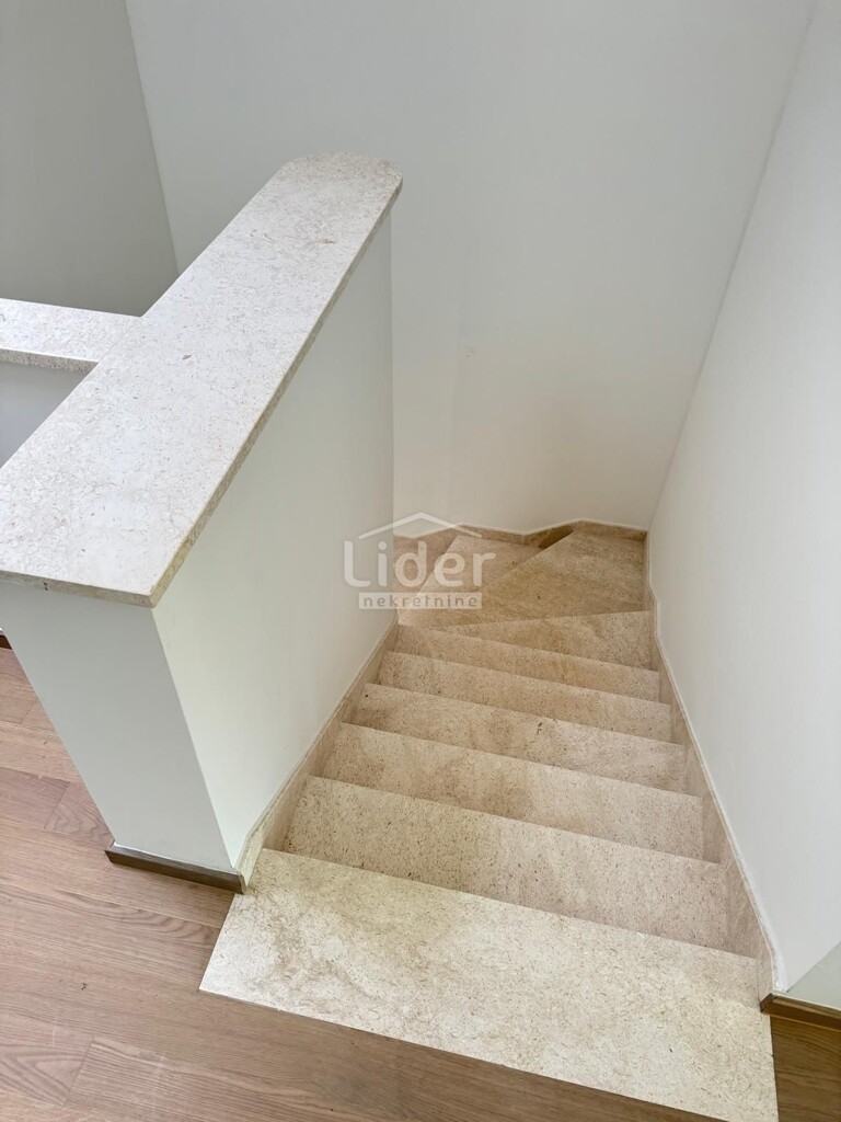 Image 6119815 - 20
