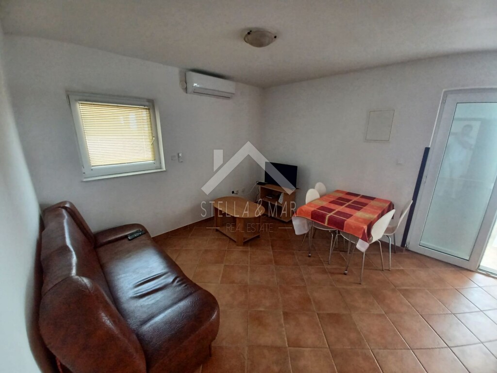 Image 6119847 - 10