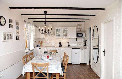 Thumbnail 6120368 - 3