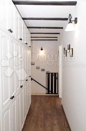 Thumbnail 6120368 - 12