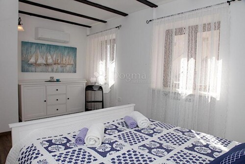 Thumbnail 6120368 - 14