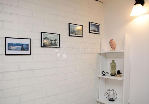 Thumbnail 6120368 - 5