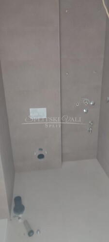 Thumbnail 6120522 - 3