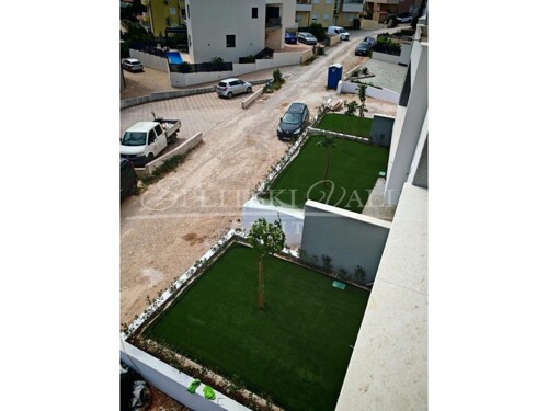 Thumbnail 6120522 - 5
