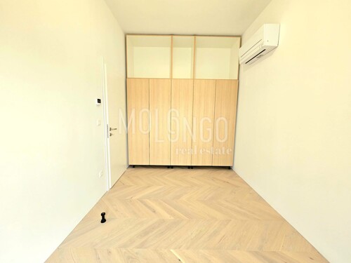 Thumbnail 6120553 - 5