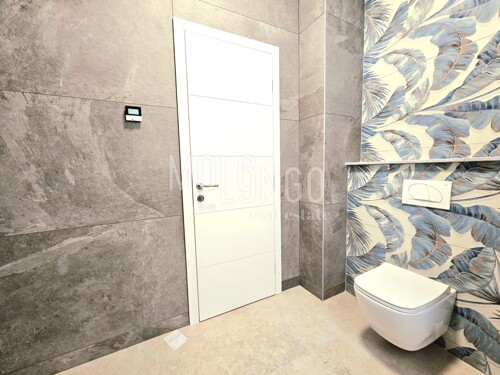 Thumbnail 6120553 - 12