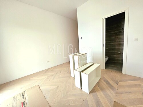 Thumbnail 6120553 - 6