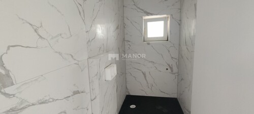 Thumbnail 6120634 - 4