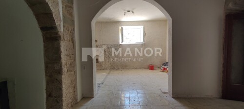 Thumbnail 6120634 - 9