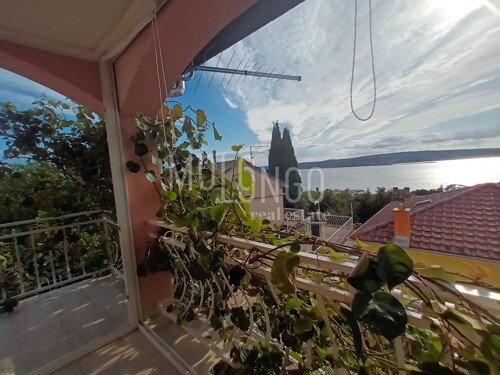 CRIKVENICA, kuća sa dva odvojena stana