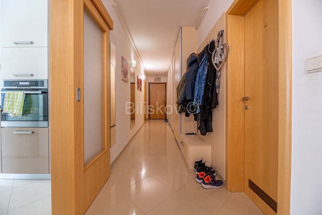 Image 6121455 - 9
