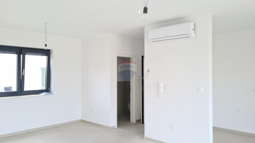 Thumbnail 6121592 - 8