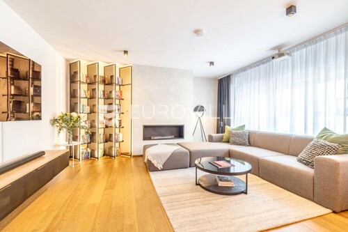 Zagreb, Vrbik, luksuzan peterosoban stan 117 m2