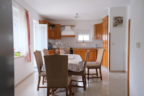 Thumbnail 6122382 - 4