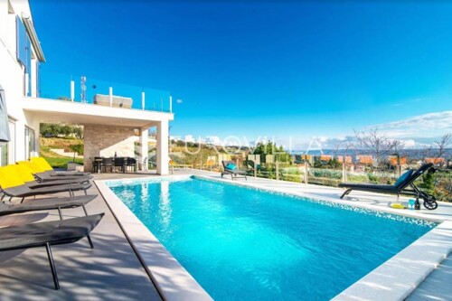 Istra, Buje, eskluzivna villa s prekrasnim pogledom na more