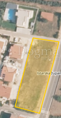 Atraktivno zemljište u Novigradu